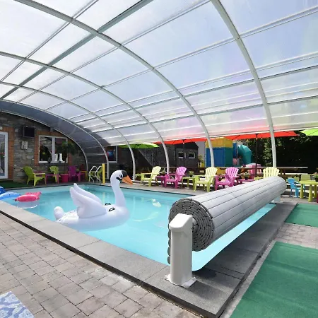 בית נופש Pleasant Holiday With Sauna And Jacuzzi In Courtil Gouvy