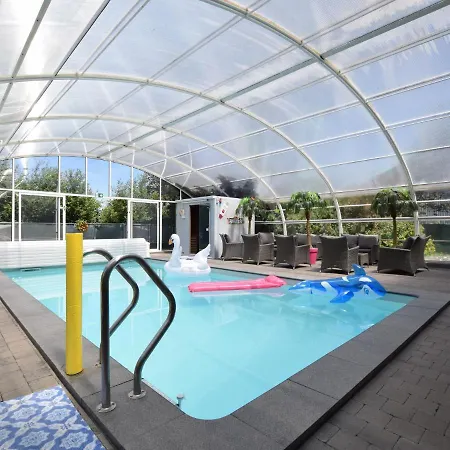 Pleasant Holiday With Sauna And Jacuzzi In Courtil Tatil Evi *